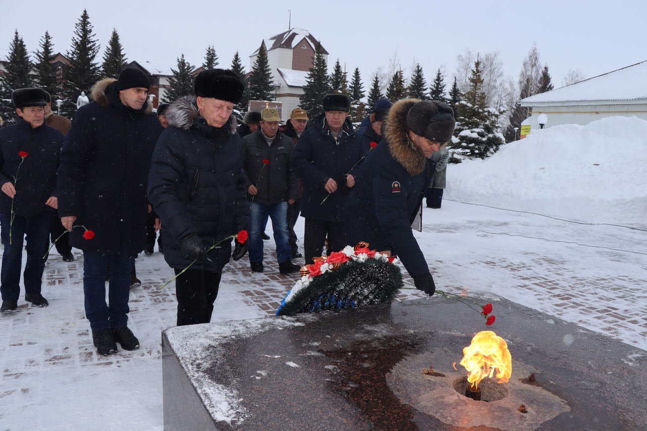 прошёл митинг в честь 80-й годовщины снятия блокады Ленинграда Фото Римма Мавлютова