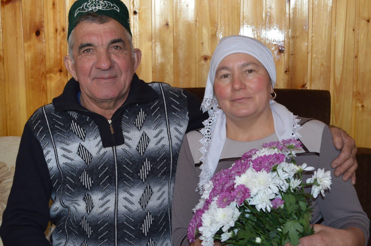 Фирүзә һәм Наил Хәлиловларның бергә тормыш итүләренә 40 ел