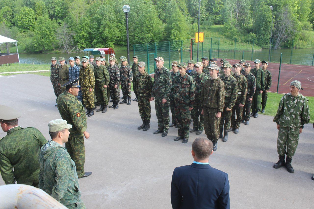 Дрожжановские десятиклассники отправились на учебно - военные сборы