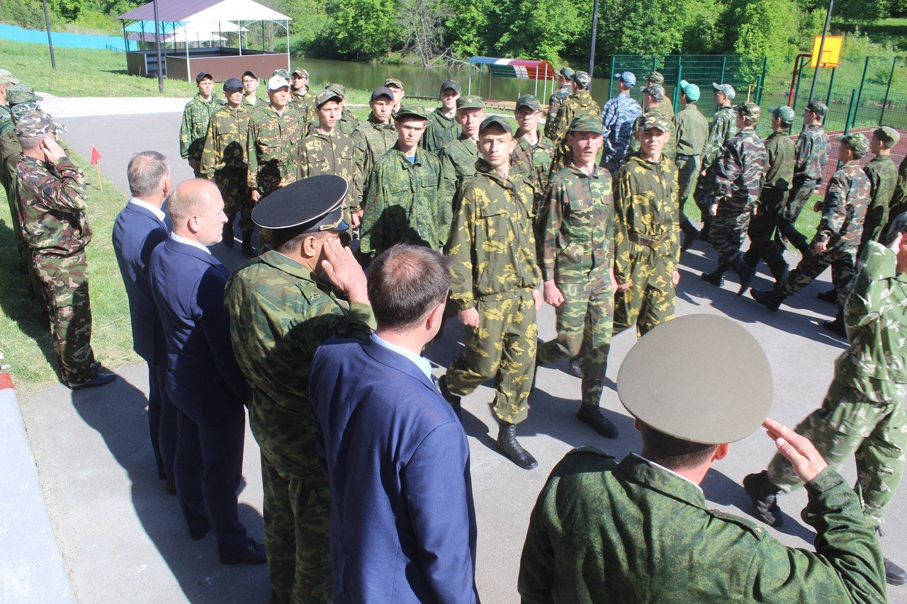 Дрожжановские десятиклассники отправились на учебно - военные сборы