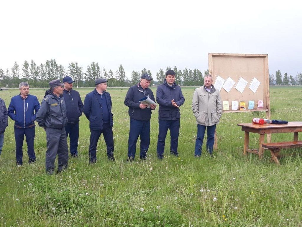 В Дрожжаном проверили готовность кормодобывающей техники