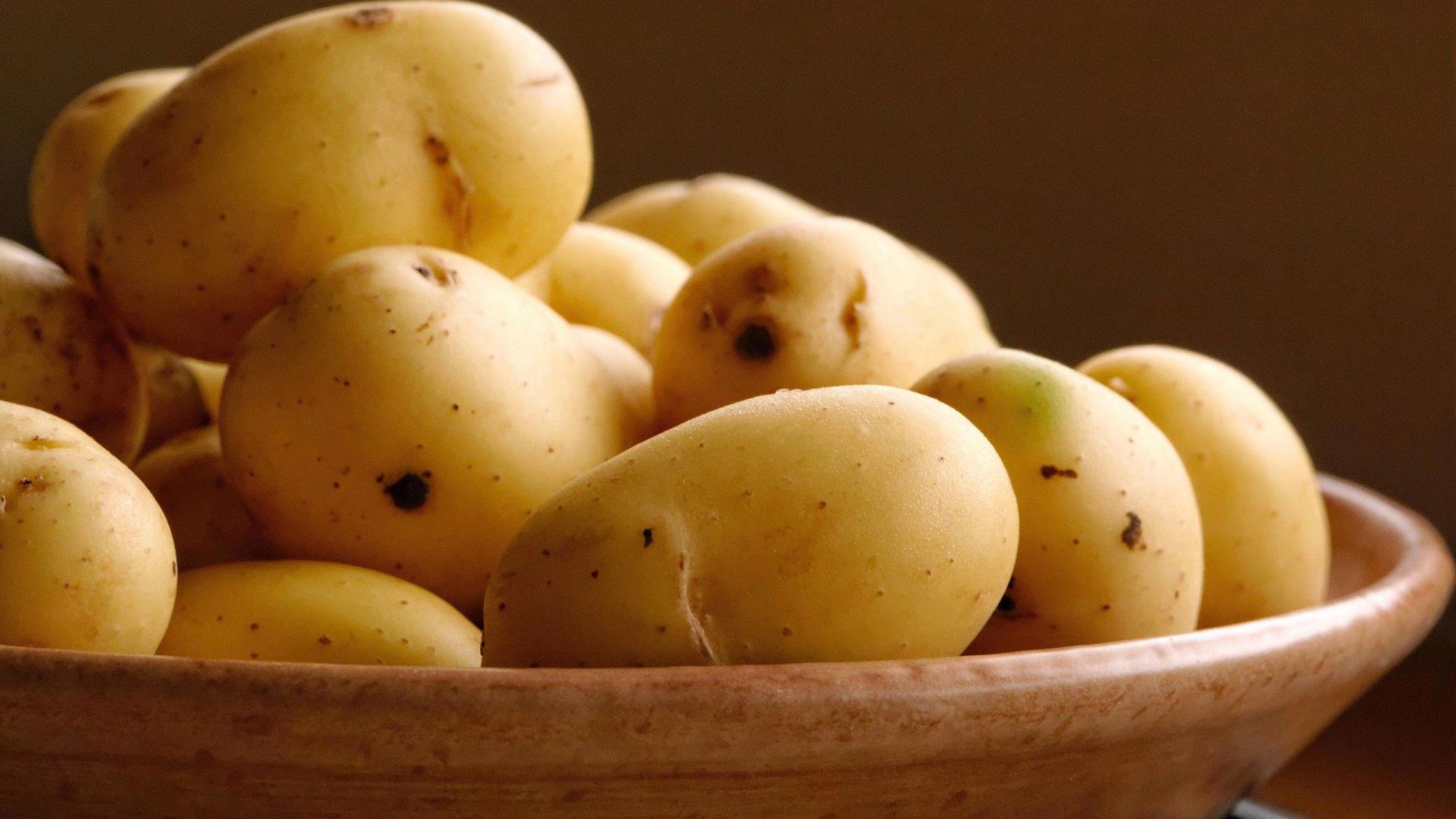 Почему картофель чернеет при варке: причины и способы предотвращения