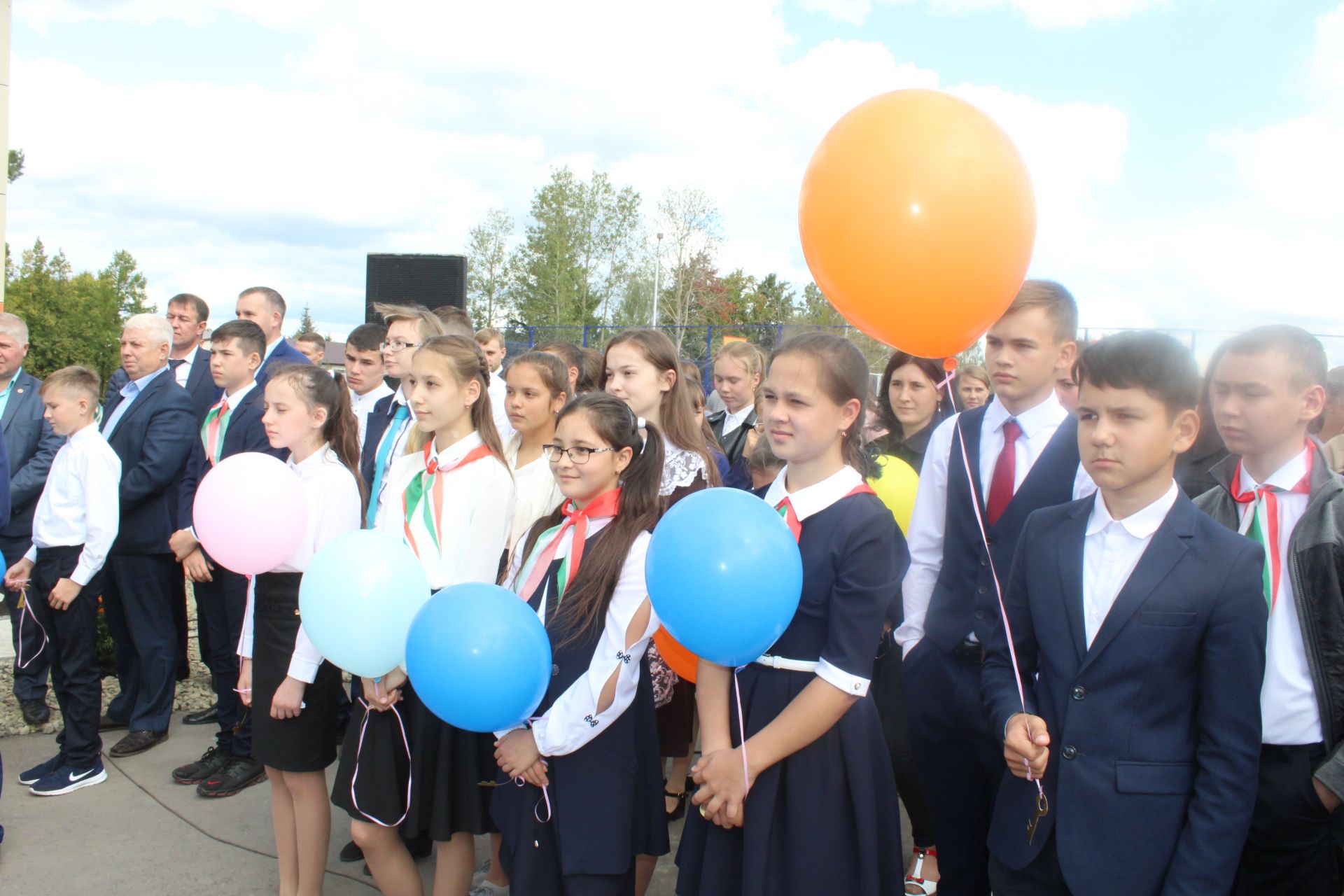 В Дрожжановском районе открылся подростковый клуб “Созидание”