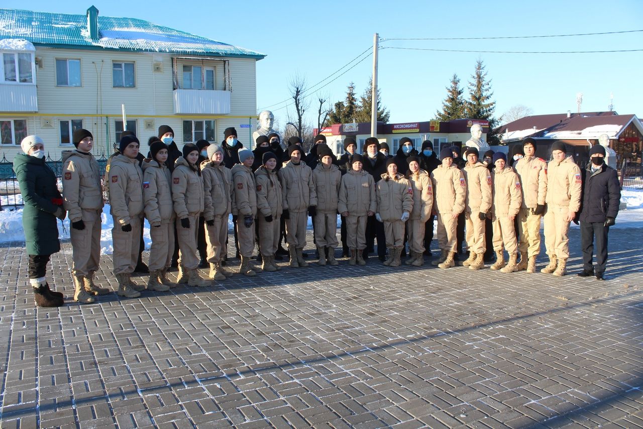 В день Героев Отечества в Дрожжановском районе возложили цветы