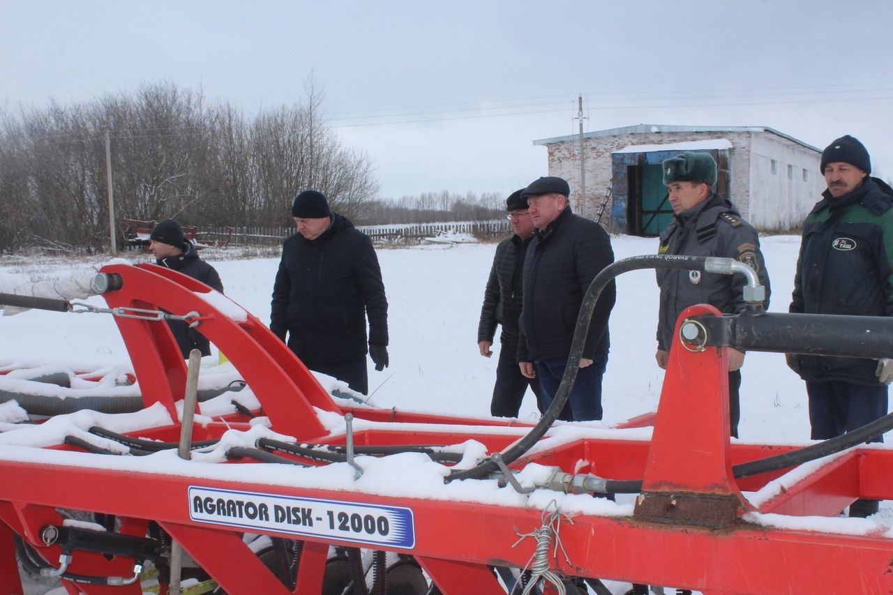 В Дрожжановском районе технику поставили на зимнее хранение