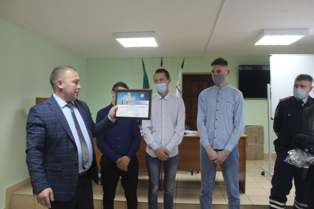 В Дрожжановском техникуме прошло профилактическое мероприятие, посвященное памяти жертв ДТП