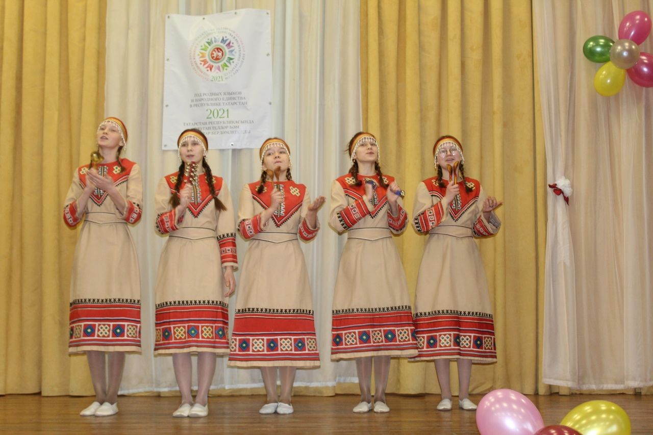 В Дрожжаном прошел муниципальный этап фестиваля народного творчества «Мы дружбой едины!»