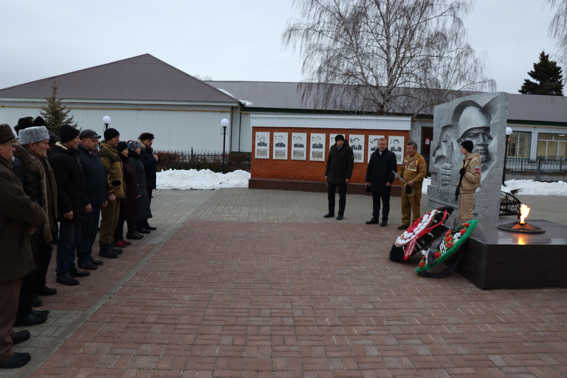 В Дрожжановском районе в День Неизвестного Солдата почтили память погибших воинов