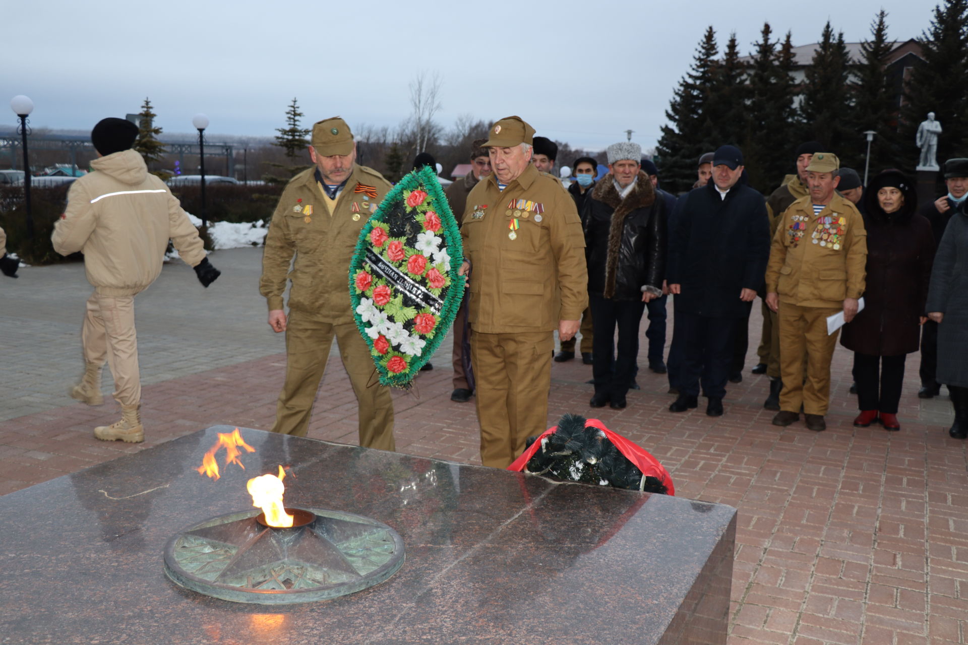 В Дрожжановском районе в День Неизвестного Солдата почтили память погибших воинов