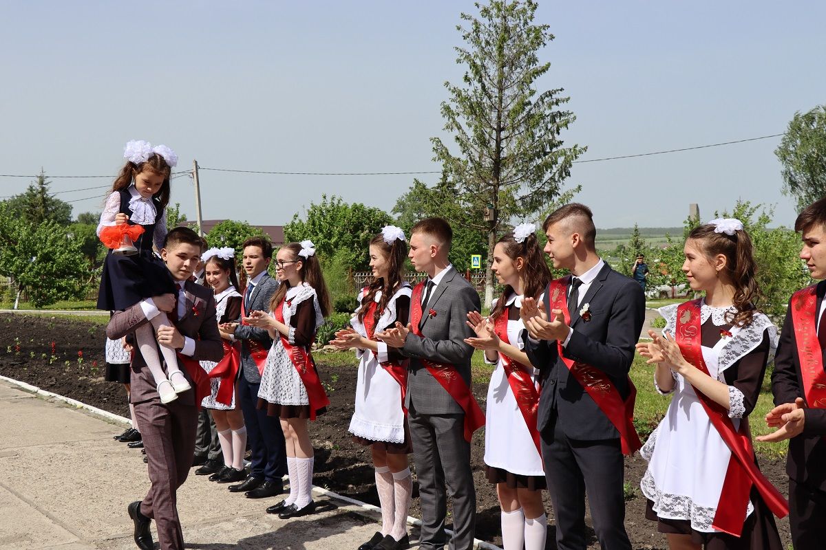 В школах Дрожжановского района прозвенел последний звонок