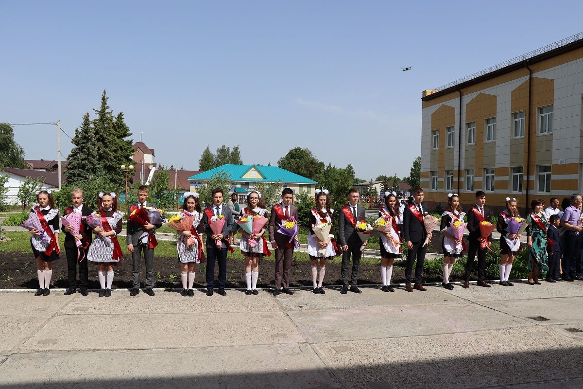 В школах Дрожжановского района прозвенел последний звонок