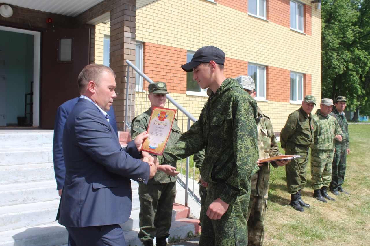 В лагере “Чайка” Дрожжановского района состоялось закрытие военно-полевых сборов