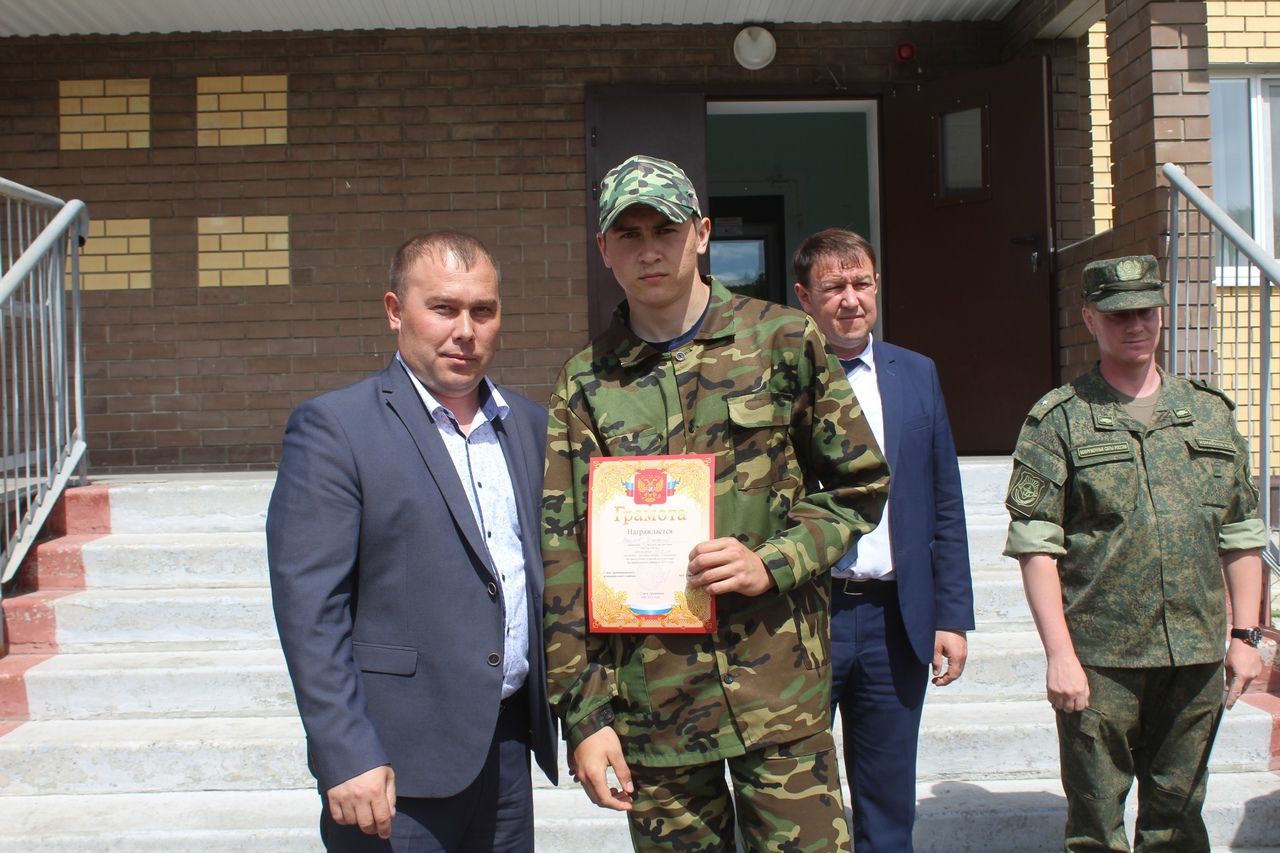 В лагере “Чайка” Дрожжановского района состоялось закрытие военно-полевых сборов