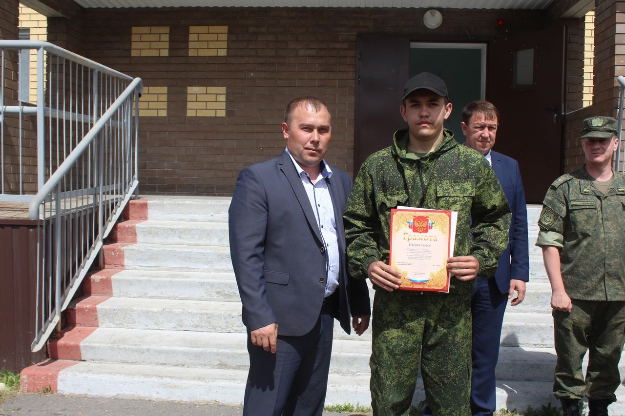 В лагере “Чайка” Дрожжановского района состоялось закрытие военно-полевых сборов