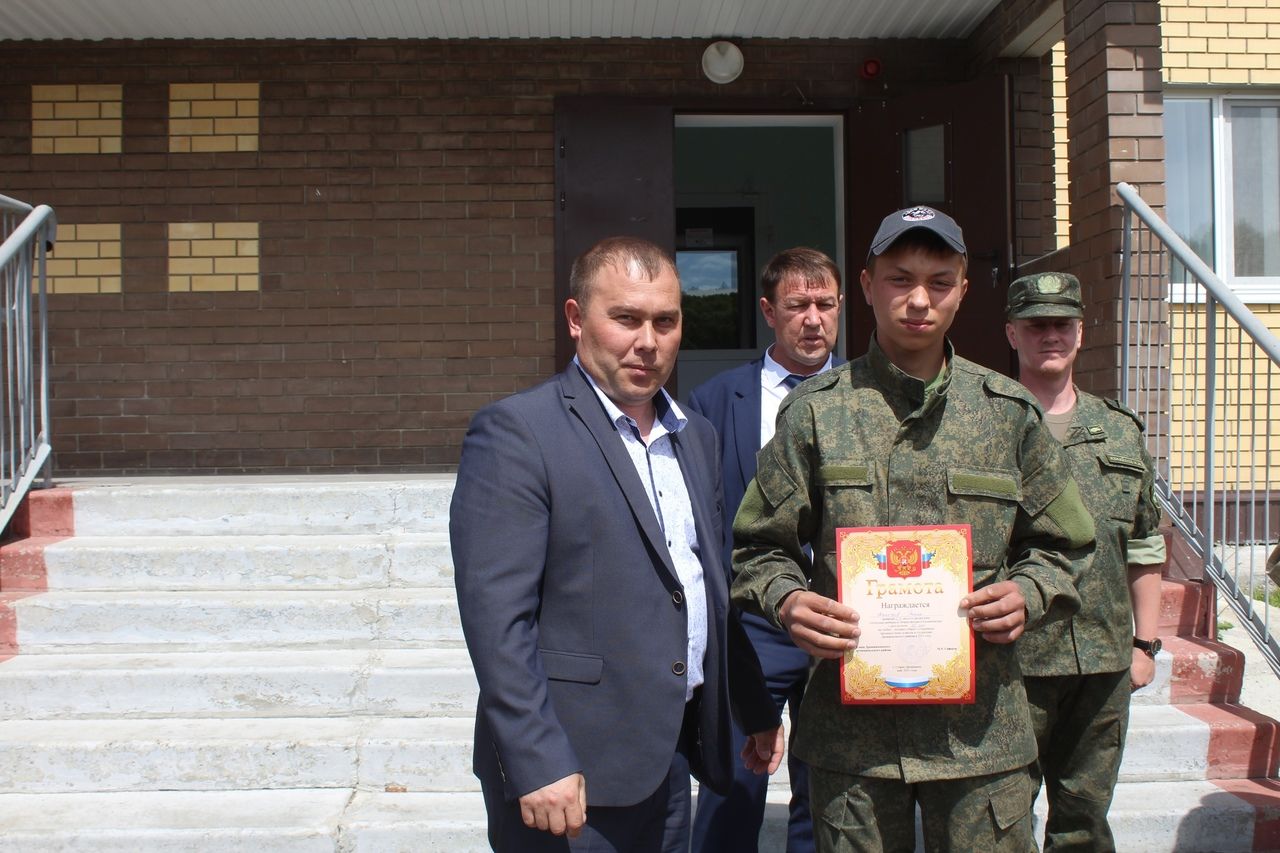 В лагере “Чайка” Дрожжановского района состоялось закрытие военно-полевых сборов