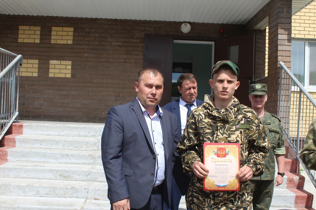 В лагере “Чайка” Дрожжановского района состоялось закрытие военно-полевых сборов