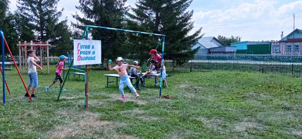 В пришкольном оздоровительном лагере "Хорновар-Шигалинской СОШ" выполнили нормы  ГТО