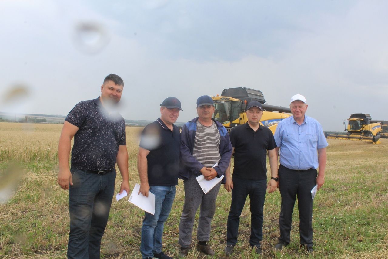 На поля Дрожжановского района на уборку нового урожая выйдут 77 комбайнов