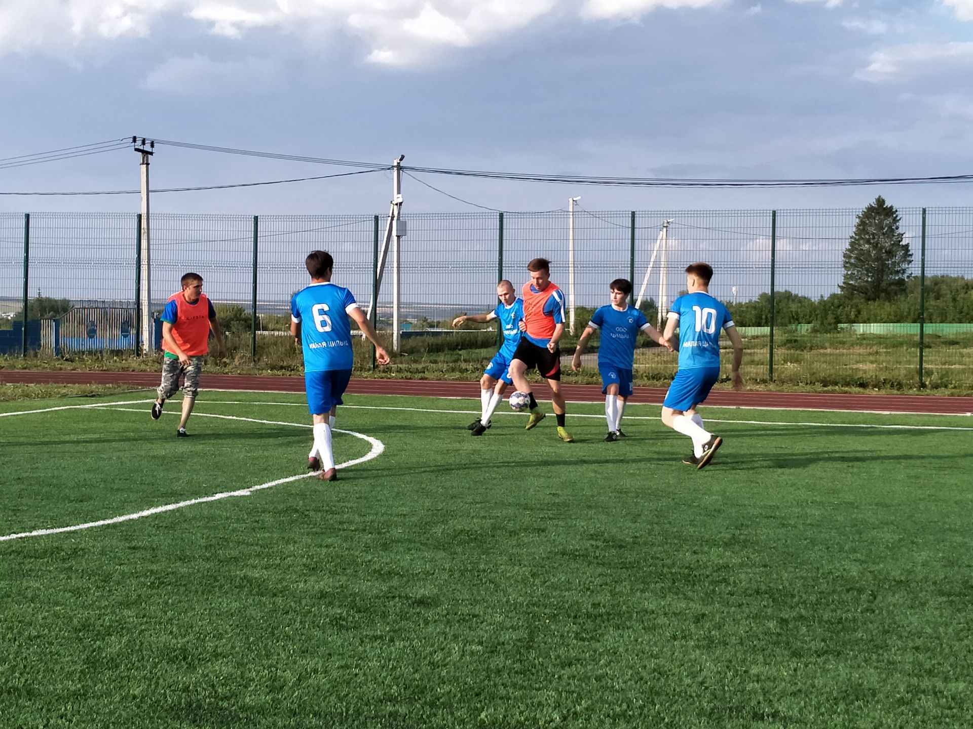 Время мини-футбола: команда Стародрожжановского СП в лидерах