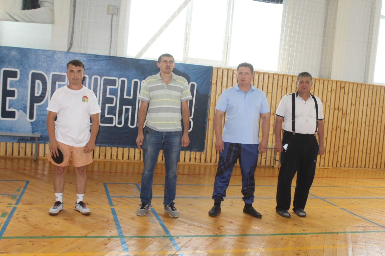 Теннис собрал любителей и спортсменов со всего Дрожжановского района