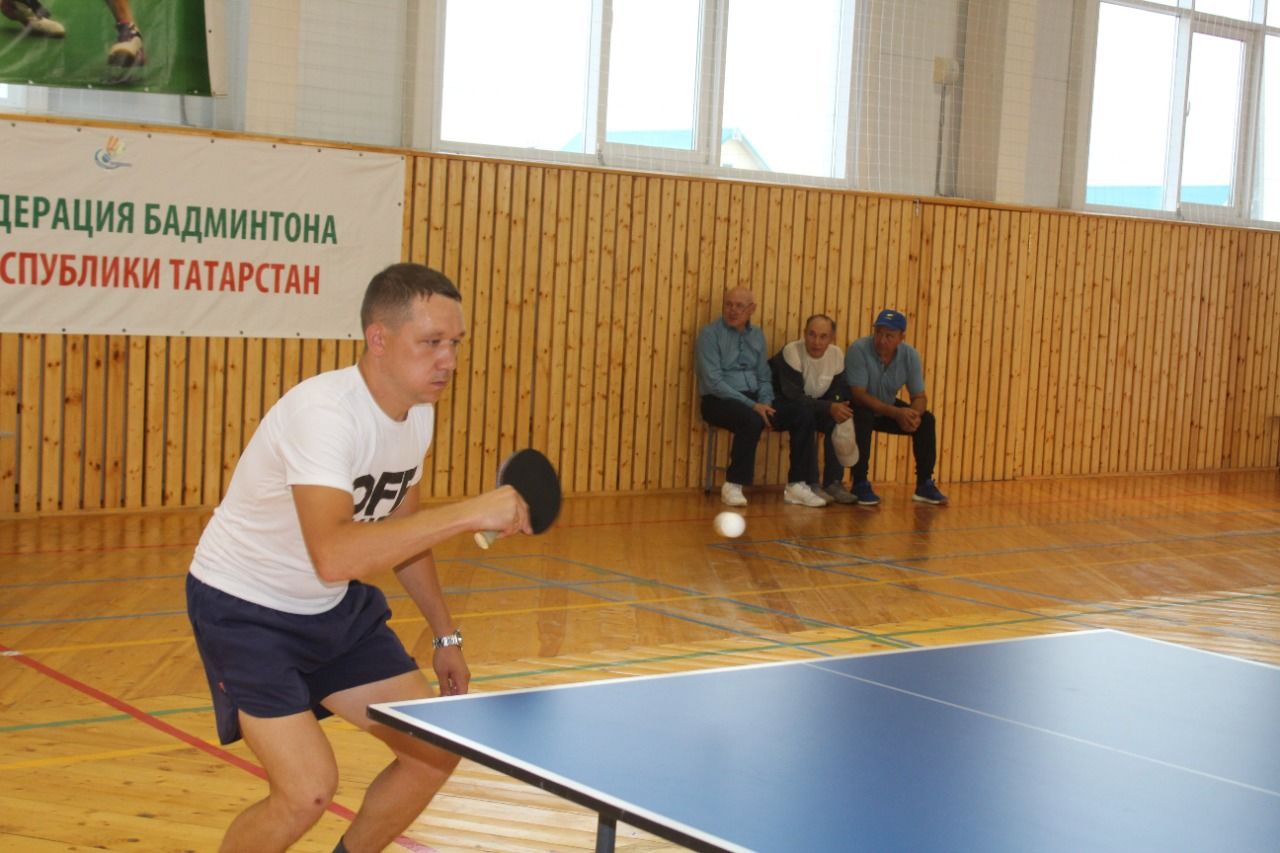 Теннис собрал любителей и спортсменов со всего Дрожжановского района
