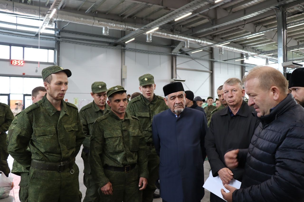 В гости к мобилизованным приехала делегация из Дрожжановского района