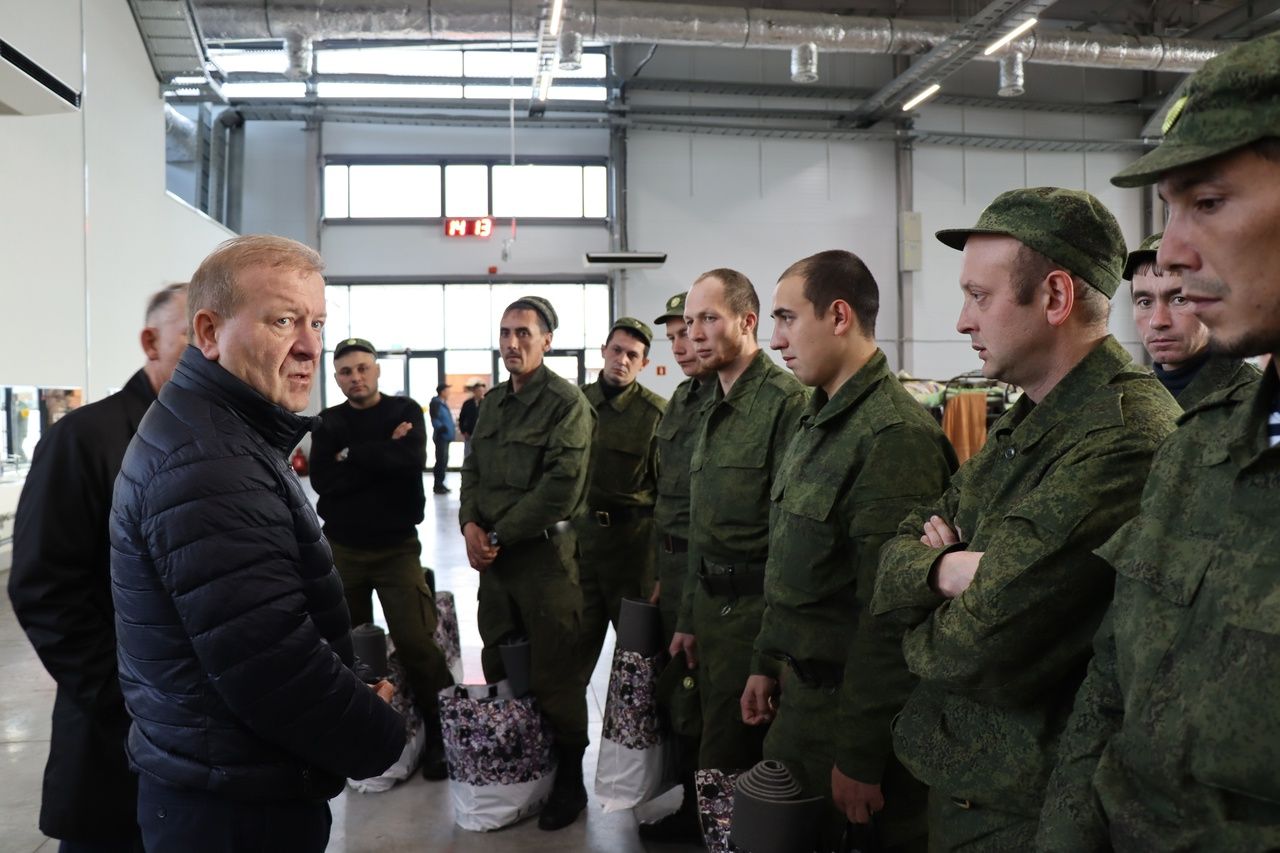 В гости к мобилизованным приехала делегация из Дрожжановского района