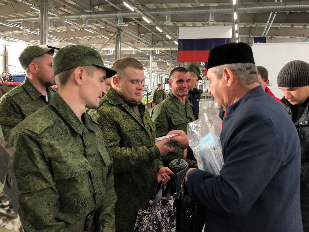 В гости к мобилизованным приехала делегация из Дрожжановского района