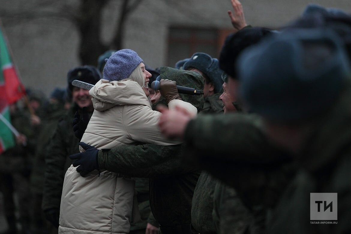 Мобилизованных татарстанцев проводили из танкового училища