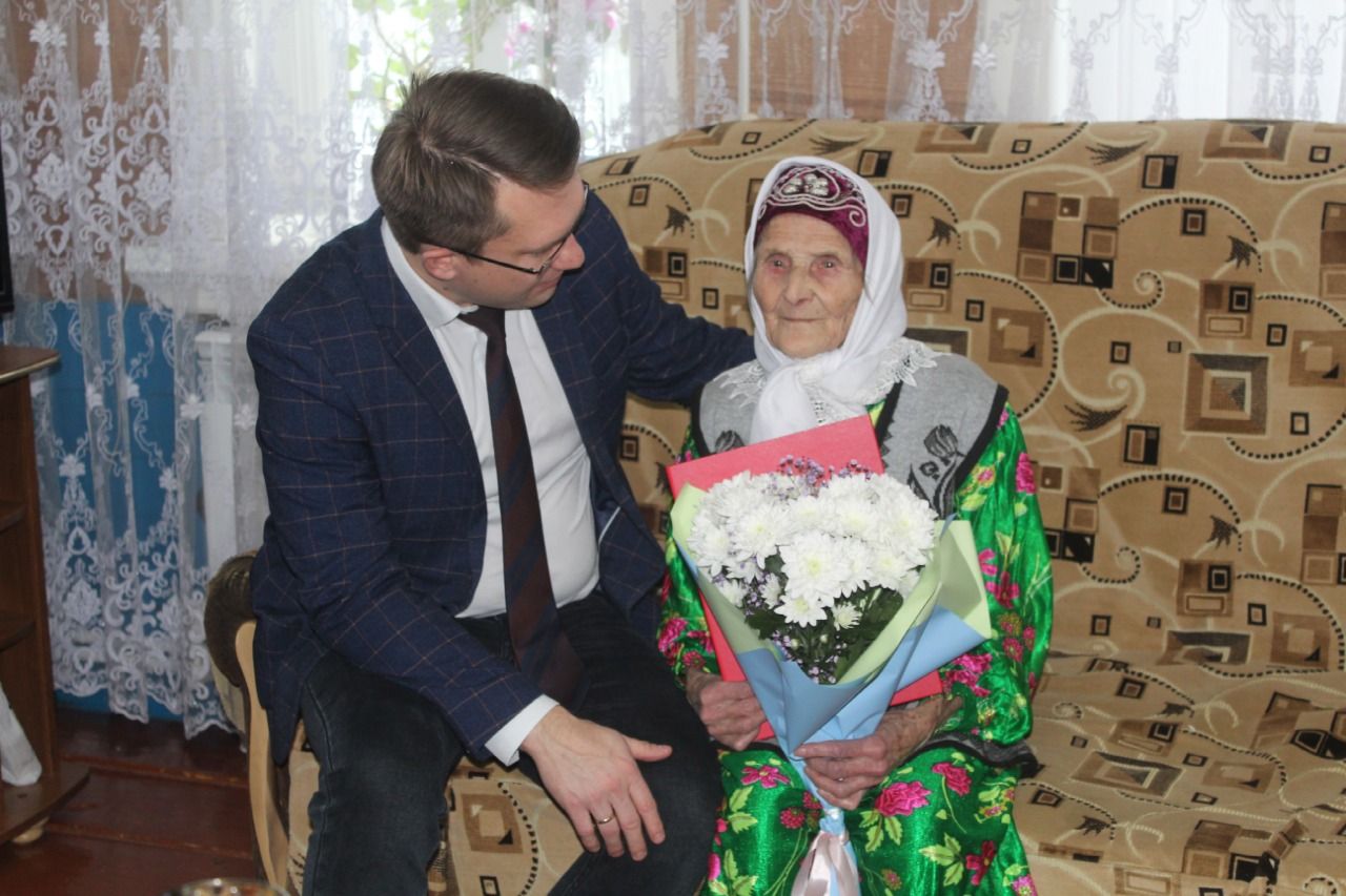 В один день сразу два долгожителя Дрожжановского района отметили 90 летние юбилеи
