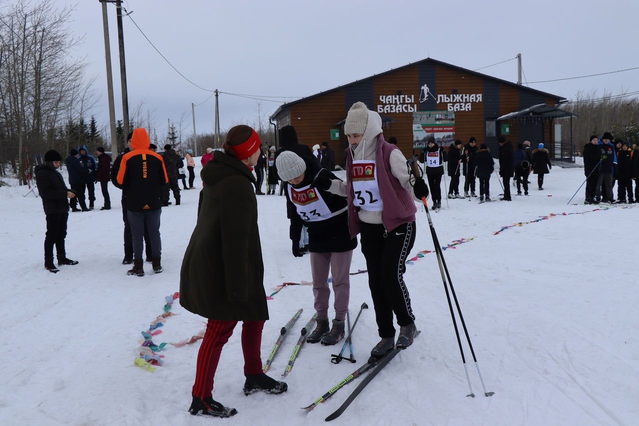 В Дрожжаном юные лыжники открыли зимний сезон