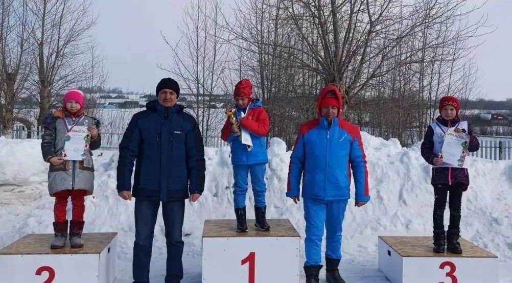 В  селе Новые Убеи состоялись соревнования по лыжным гонкам памяти дважды Героя Соцтруда Петра&nbsp;Дементьева