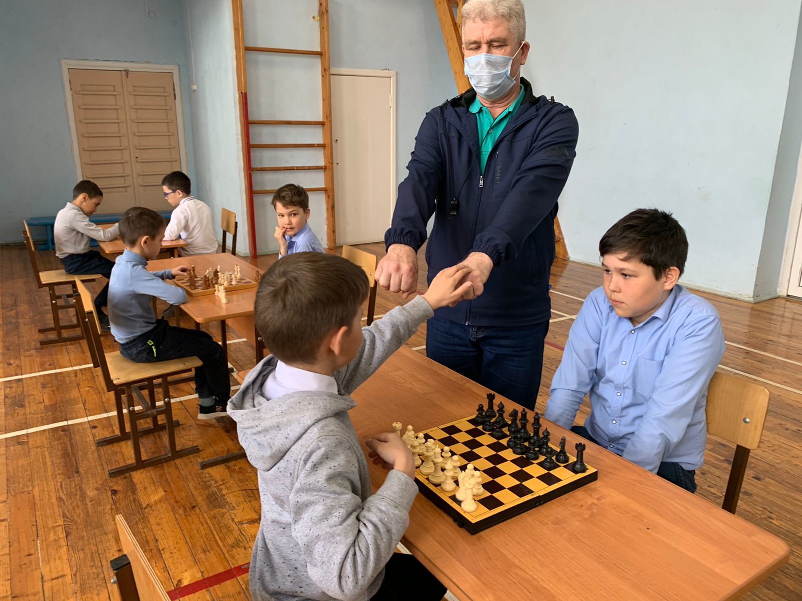 Дрожжановские лицеисты сыграли в шахматы на призы партии "Единая Россия"