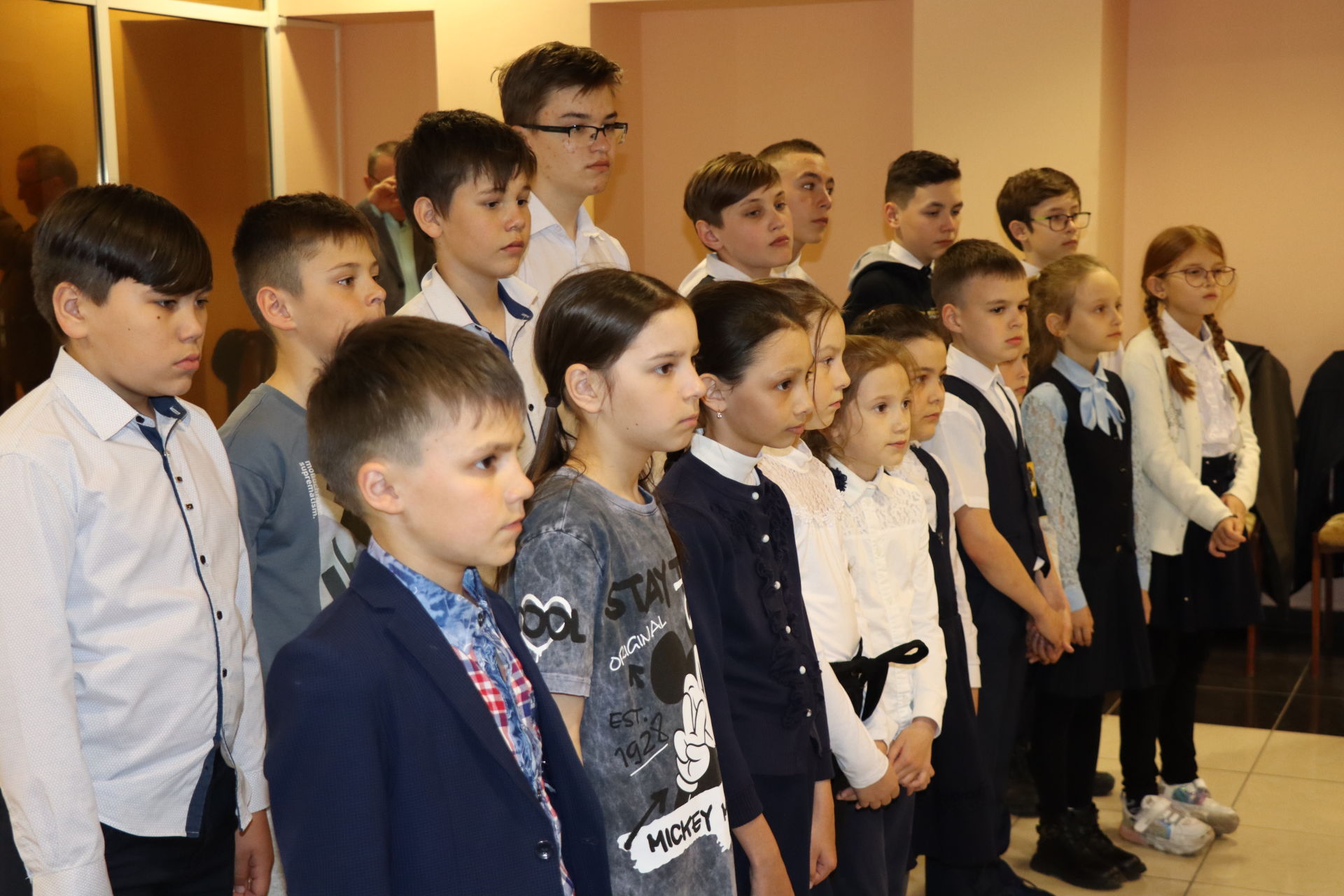 Ильдар Гильмутдинов в Дрожжановском районе ознакомился с ходом капремонта в школах и встретился с молодежью