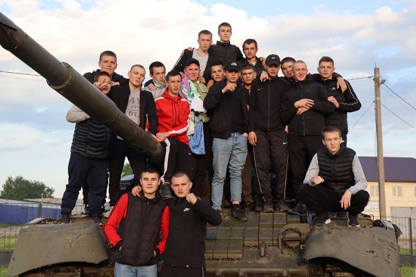 Дрожжановских ребят проводили на службу в армию