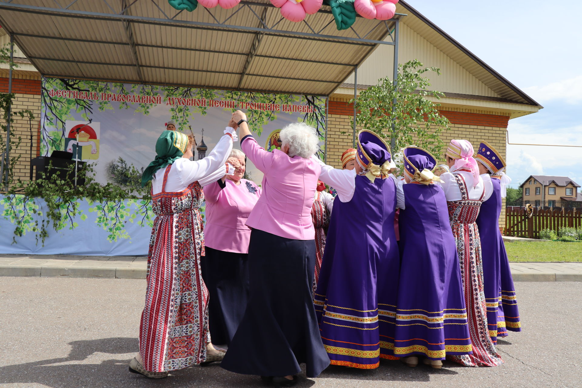 Фестиваль «Троицкие напевы» состоялся при храме преподобного Сергия Радонежского в селе Старое Дрожжаное