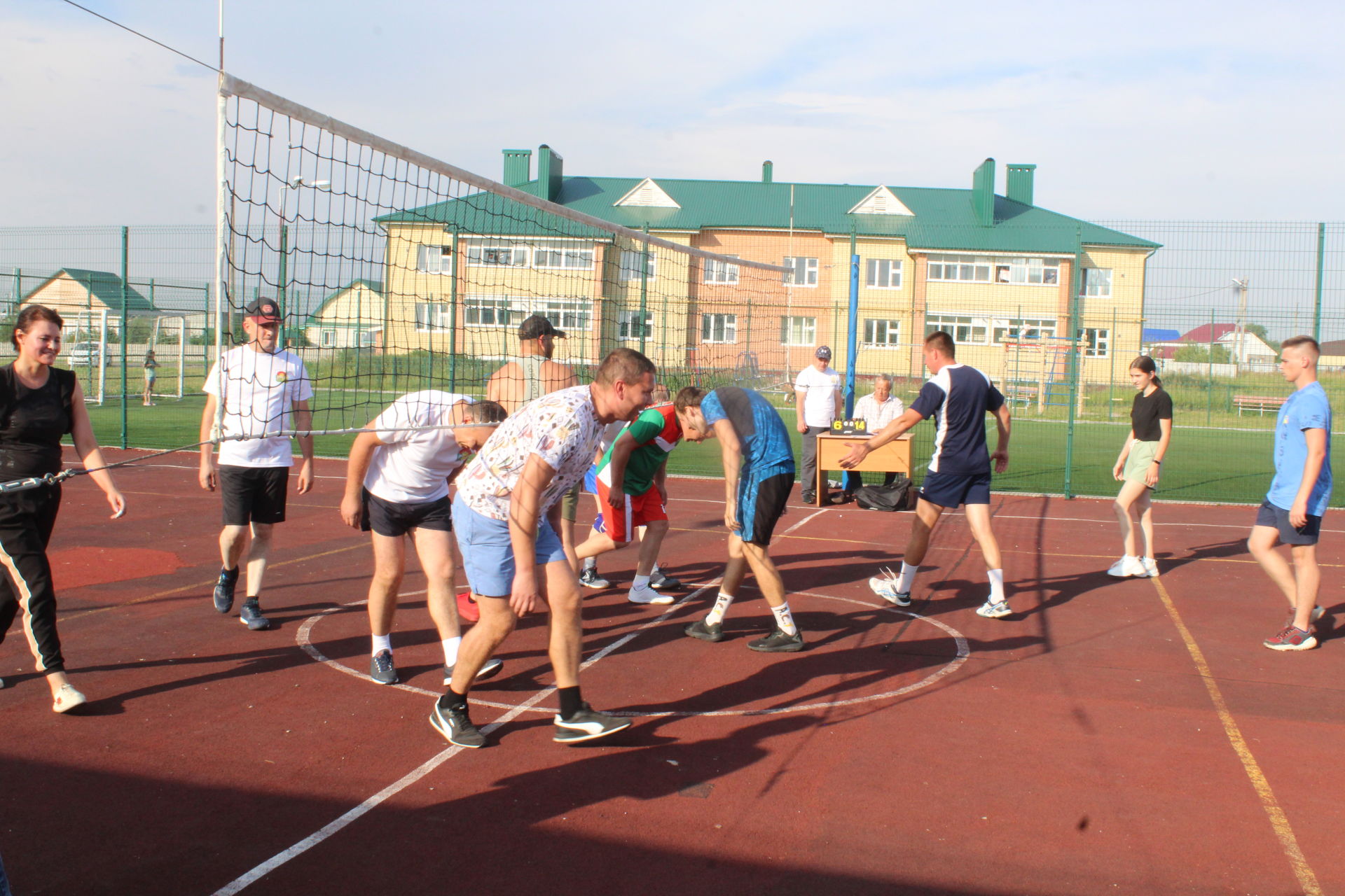Турнир по волейболу: в Дрожжаном продолжаются спортивные мероприятия, посвященные Всероссийскому Дню физкультурника