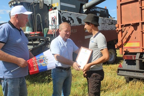 В Дрожжановском районе наградили передовых комбайнеров, занятых на уборке урожая