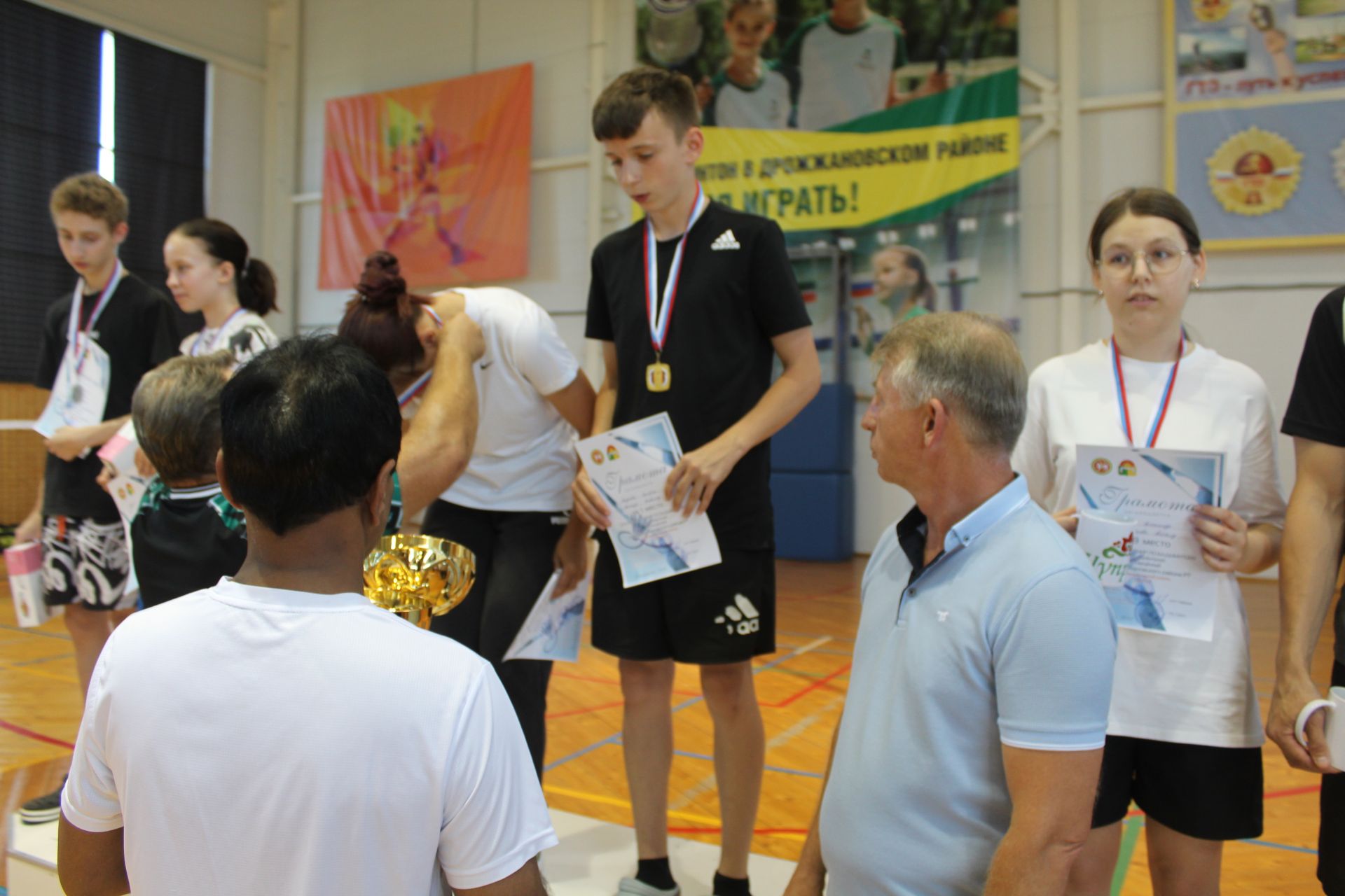 Двухдневный открытый турнир по бадминтону в Дрожжановском районе завершился