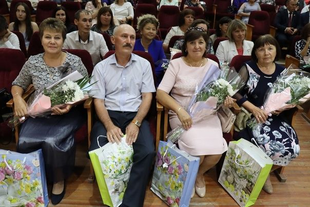 В Дрожжановском районном Доме культуры прошла августовская конференция педагогов