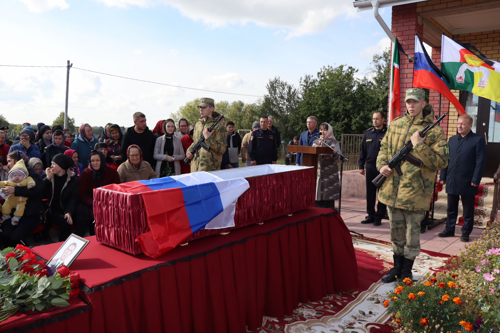 В Дрожжановском районе простились с погибшим в ходе спецоперации капитаном спецназа