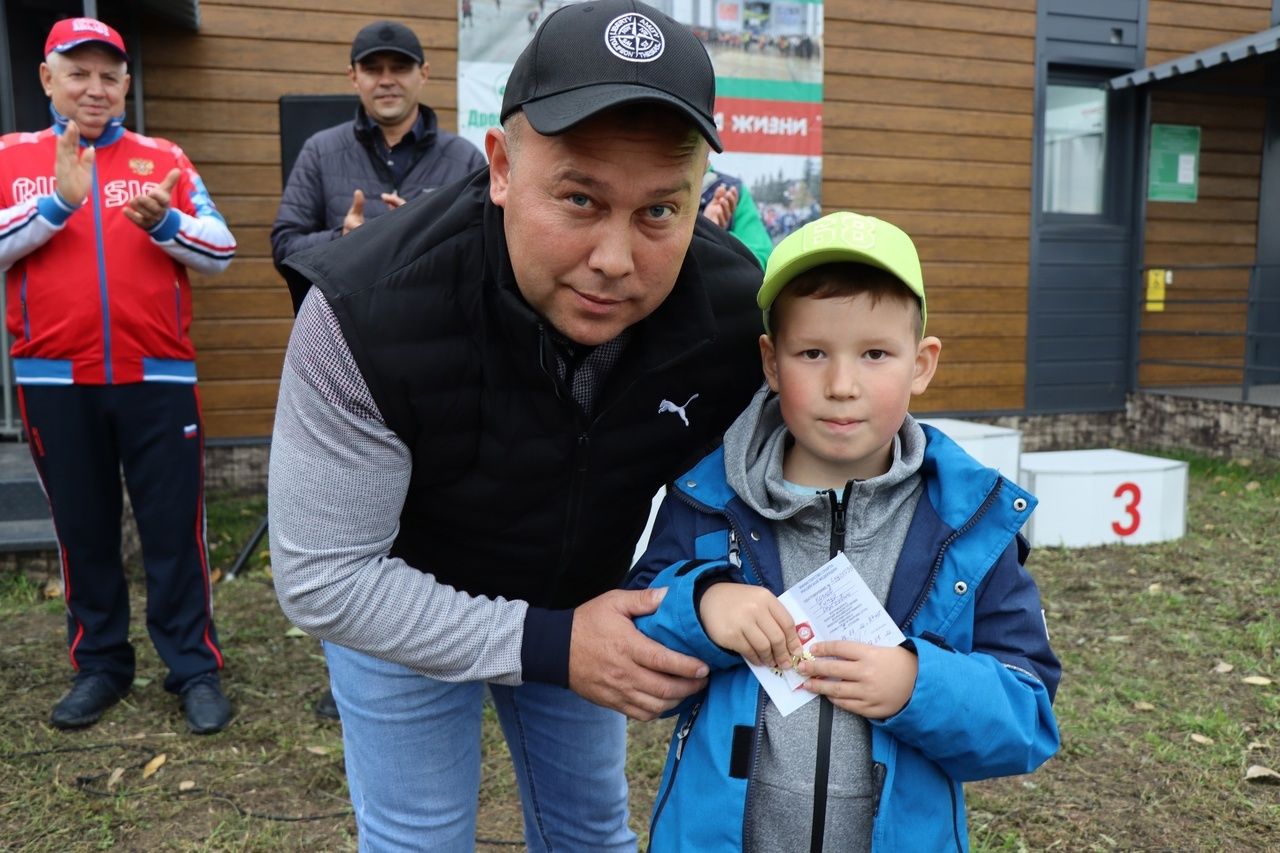 Дрожжановцев наградили золотыми значками отличия ВФСК «Готов к труду и обороне»