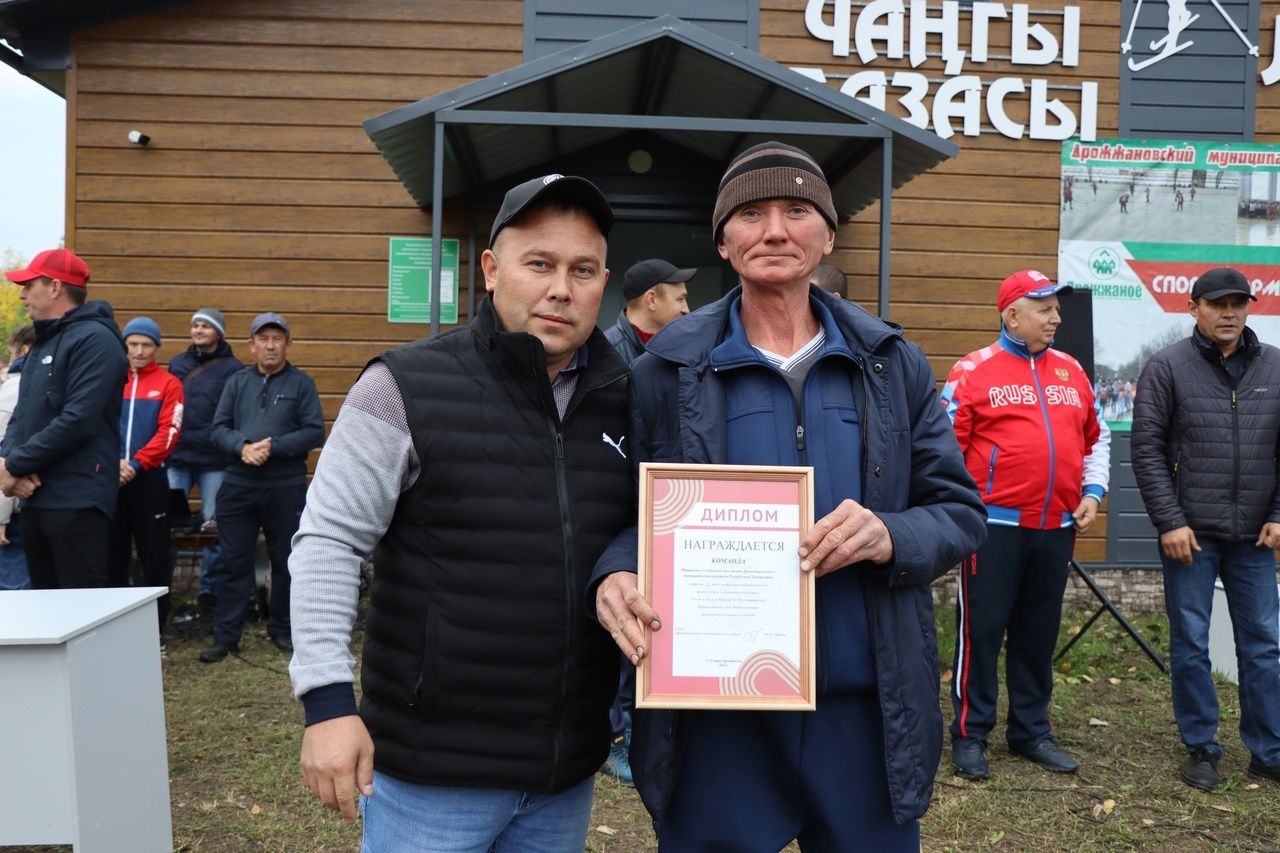 Дрожжановцев наградили золотыми значками отличия ВФСК «Готов к труду и обороне»