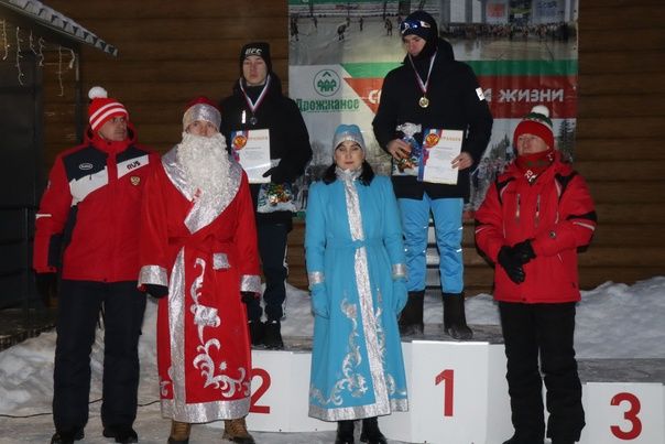 В Дрожжановском районе во время соревнований по лыжным гонкам «На призы Деда Мороза» выполнили нормативы ГТО