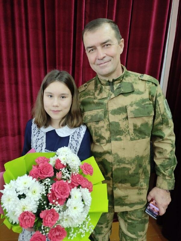 Письмо-талисман: в Челнах боец батальона «Тимер» встретился со школьницей, написавшей письмо