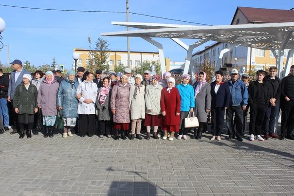 В Дрожжаном прошел митинг, посвященный 100-летию Героя Социалистического труда Ахметгарея Абдреева