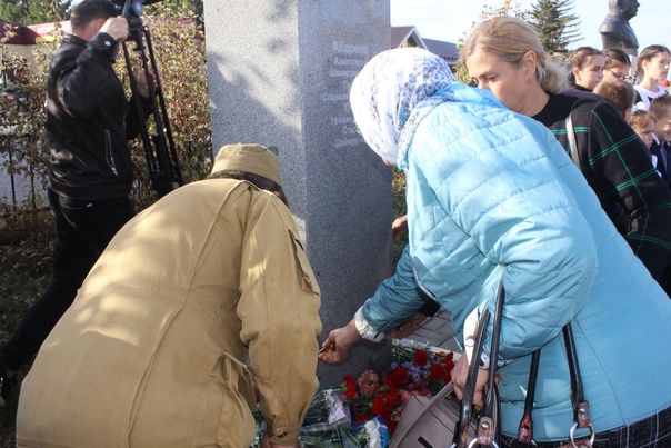 В Дрожжаном прошел митинг, посвященный 100-летию Героя Социалистического труда Ахметгарея Абдреева