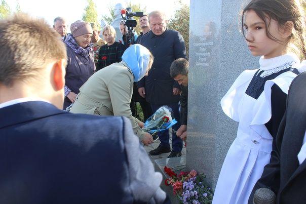 В Дрожжаном прошел митинг, посвященный 100-летию Героя Социалистического труда Ахметгарея Абдреева