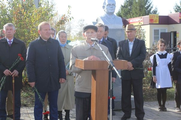 В Дрожжаном прошел митинг, посвященный 100-летию Героя Социалистического труда Ахметгарея Абдреева