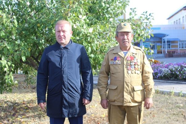 Воины-афганцы в Дрожжаном обновили Аллею Памяти и установили памятную табличку